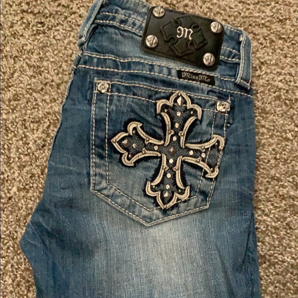 Miss me Capri, worn once just don’t fit me.